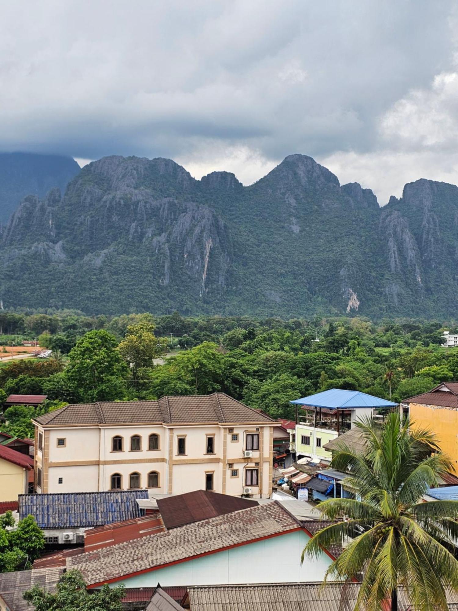 Sky Hotel Vang Vieng Dış mekan fotoğraf