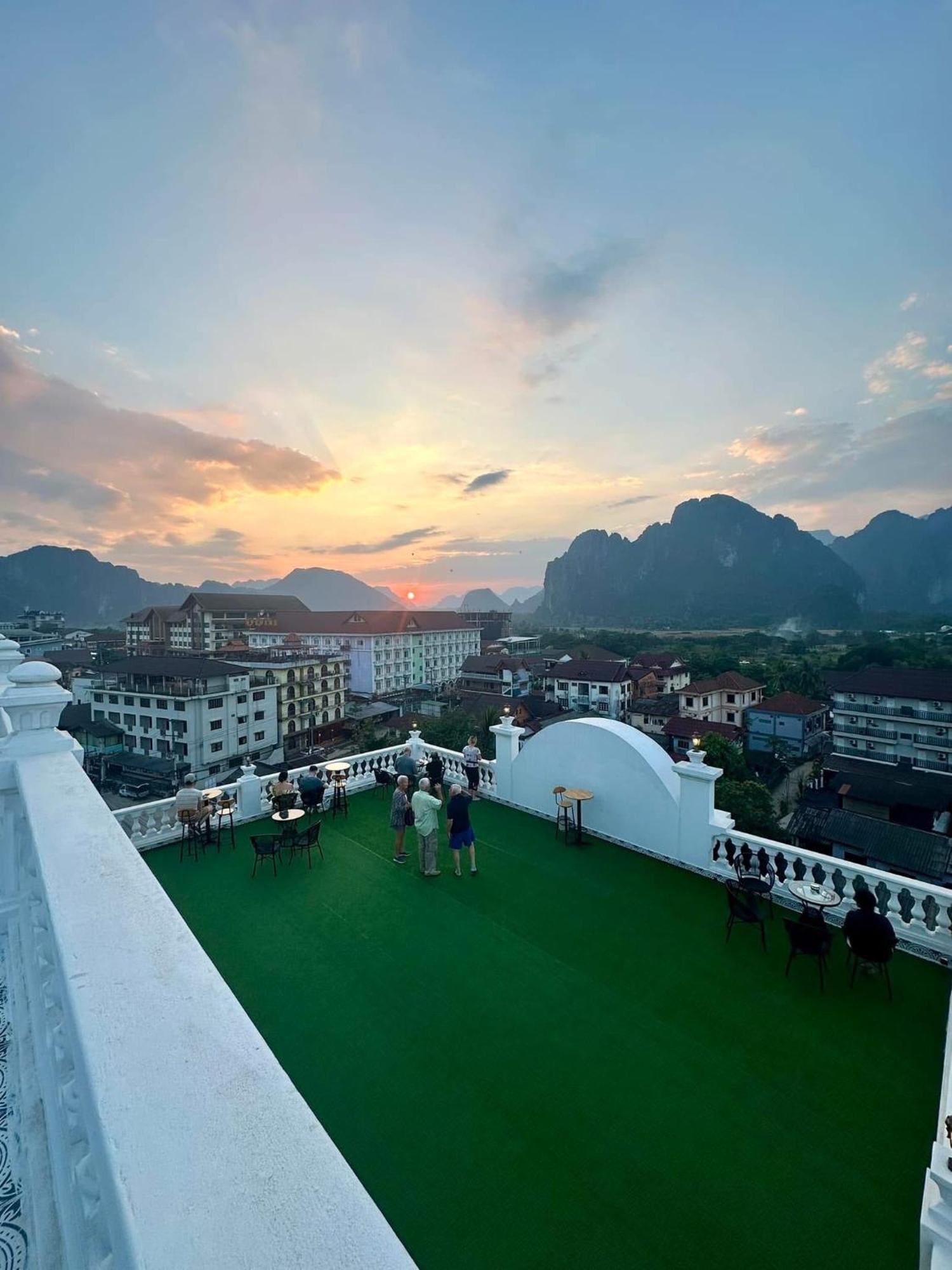 Sky Hotel Vang Vieng Dış mekan fotoğraf